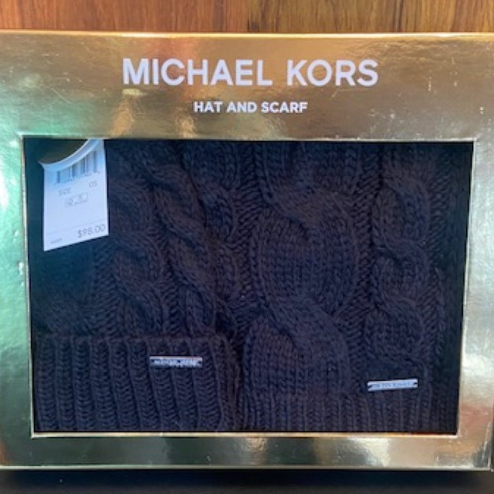 NEW IN BOX Michael Kors Hat & Scarf Set Black